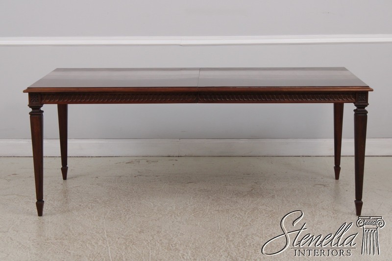 L72515: HICKORY CHAIR French Style Dining Table gallery