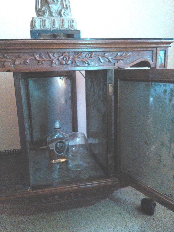 Antique Butlers Liquor Cart gallery