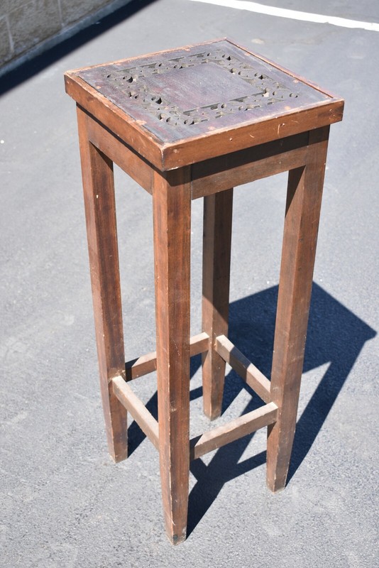 Nice Older Wood Credence Table, Side Table (CU323) chalice co gallery