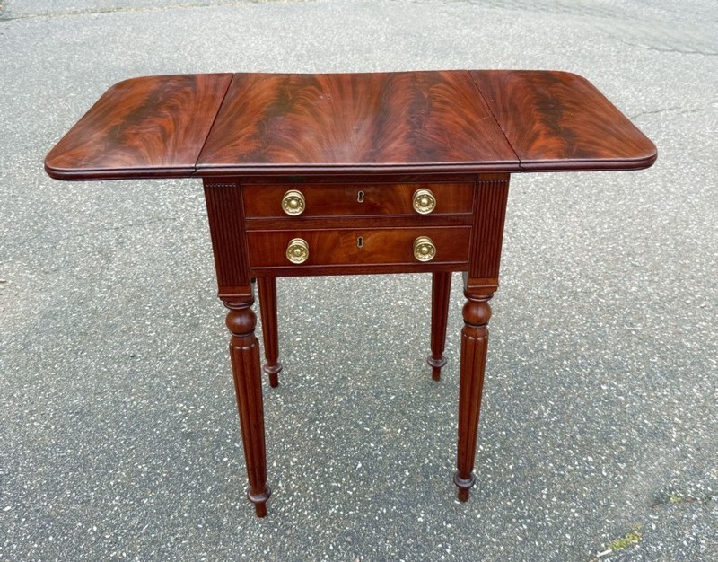 Authentic Period Sheraton table or stand in flame mahogany. American, circa 1820 gallery