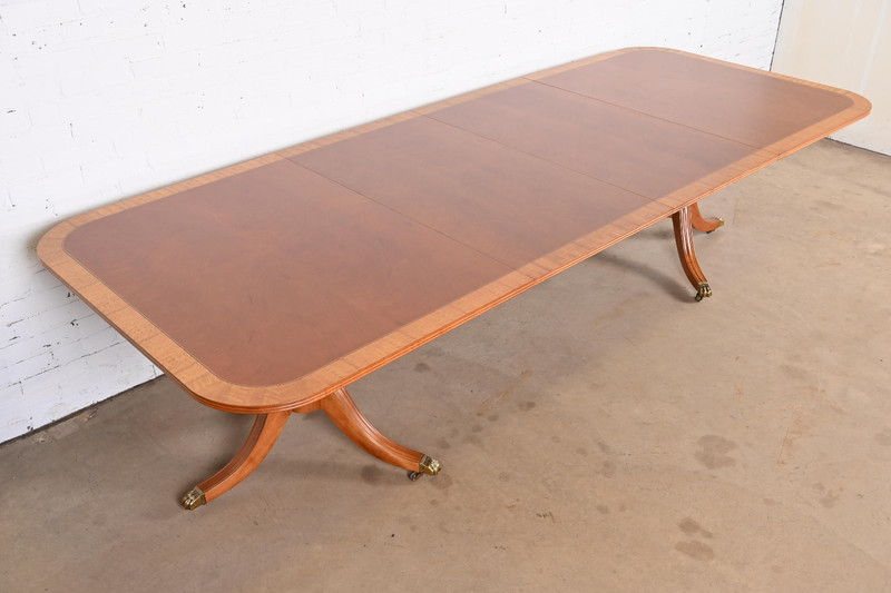 Henredon Georgian Banded Mahogany Double Pedestal Extension Dining Table gallery