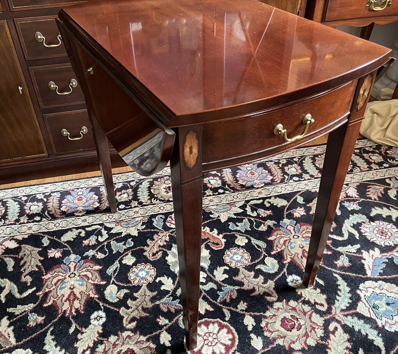 Hickory Chair Historical James River Plantation Drop Leaf Pembroke Table gallery