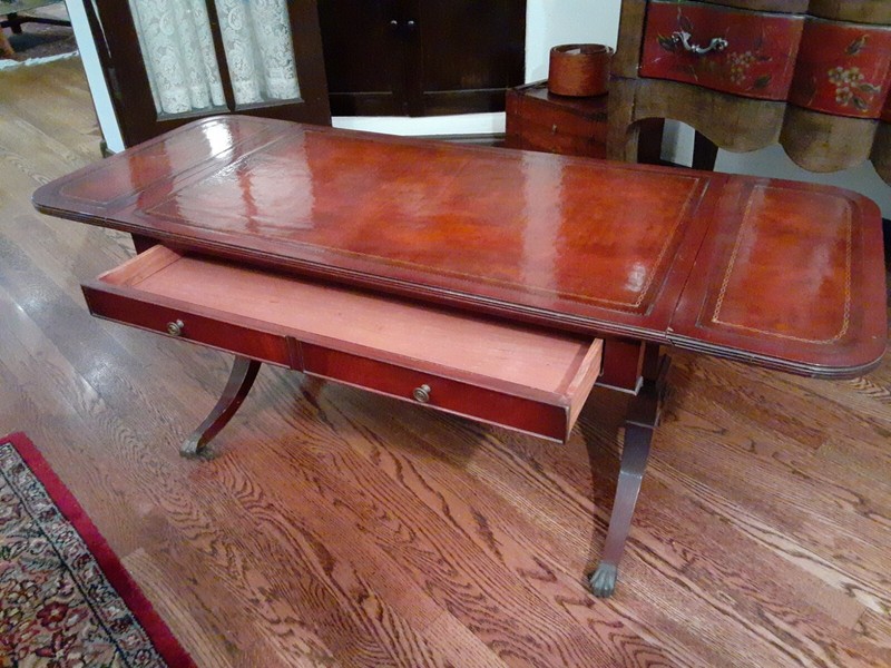 ANTIQUE MAHOGANY ASSOCIATION Coffee table 19x47x17 vintage leather top gallery