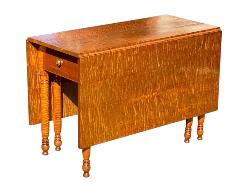Antique Federal Tiger Maple Dropleaf Dining Table with Full Drawer - Exceptional gallery