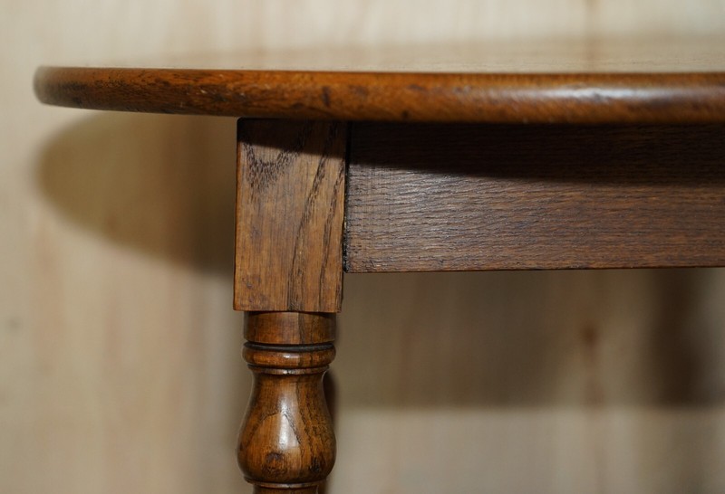 LOVELY CIRCA 1900 ENGLISH OAK SIDE TABLE WITH TURNED LEGS AND A NICE RICH PATINA gallery