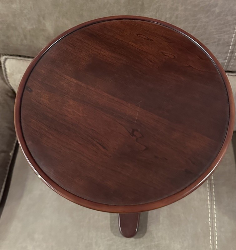 1998 Vintage Bombay Co End Table gallery