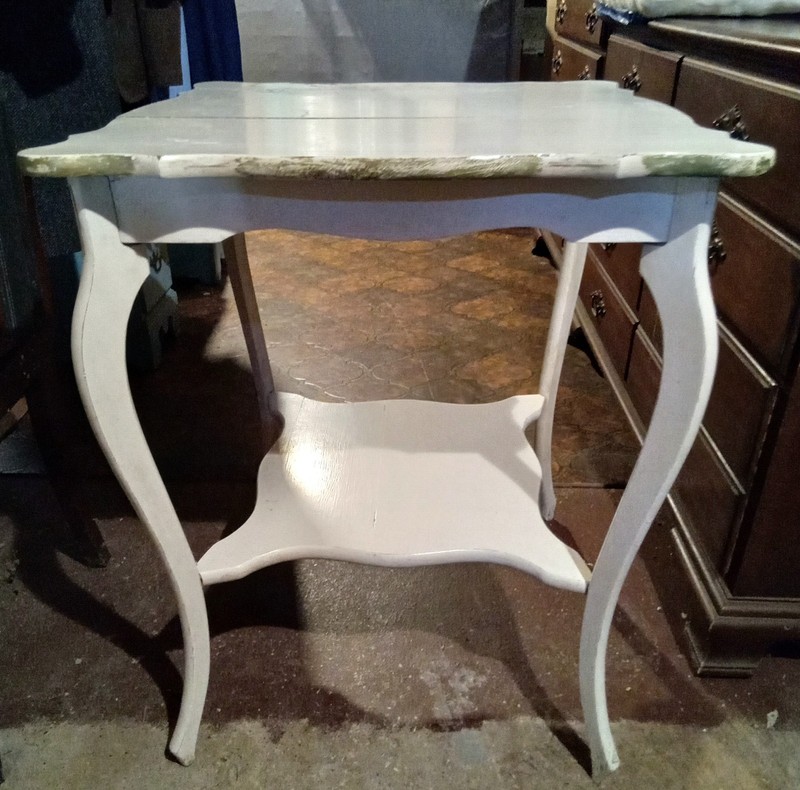 ☆ Antique Wood Parlor Table ▪︎ ☆ Solid & Sturdy ▪︎ ☆ All Original Condition ☆ gallery