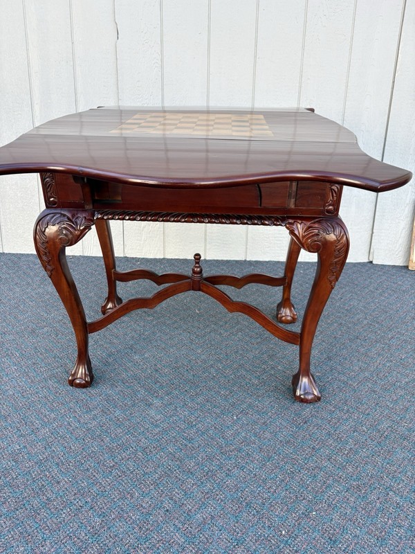 67076 Fancy Chippendale Mahogany Dropside Chess Checkers Game Table Lamp Stand gallery