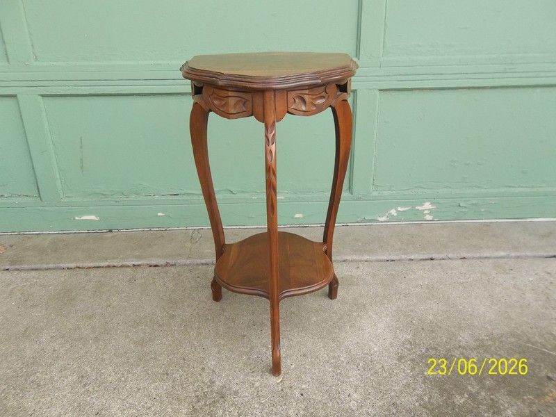 Vintage Bensinger’s Outfitting Company Carved Walnut Accent Table Plant Stand
