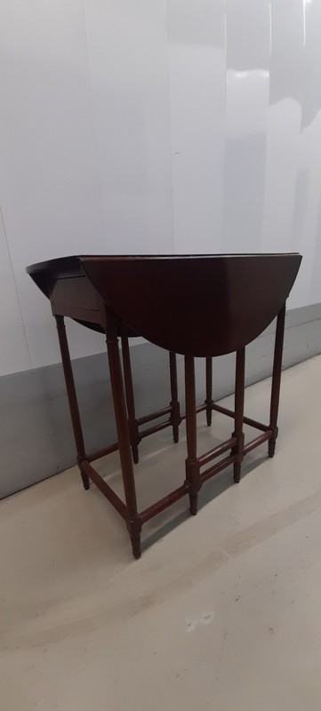 Century Victorian English Drop Leaf Table 1900s