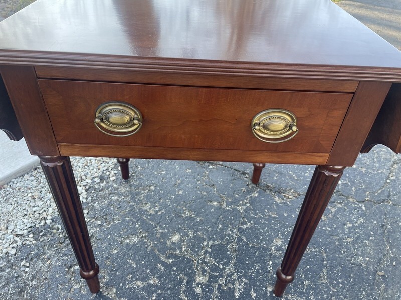 Bombay Company Drop Leaf Sheraton Side End Accent Mahogany Table One Drawer gallery