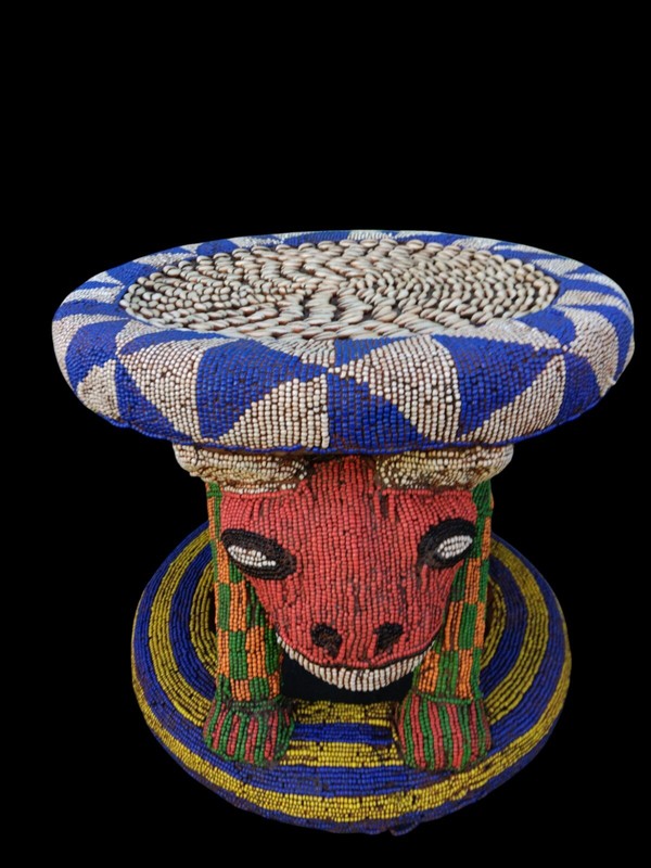 Lg Nobility Beaded Wood Bamileke Throne /Table/ Stool Cameroon 21″w 18″×21″ D