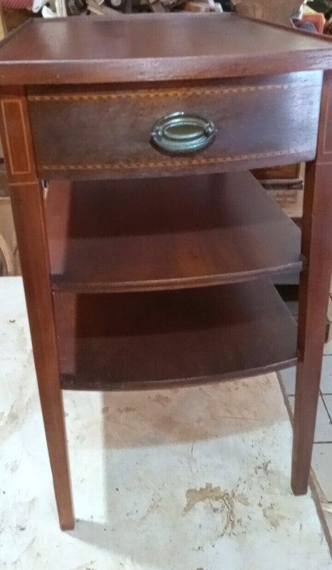Mid Century Mahogany Hepplewhite End Table by Mersman (JLC-ET168)