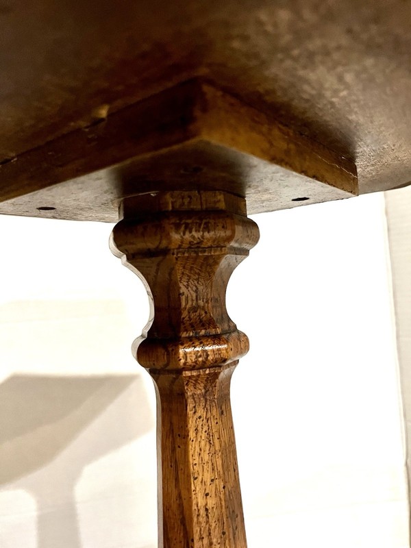 Two Vintage Octagon End Tables With Leather Top gallery
