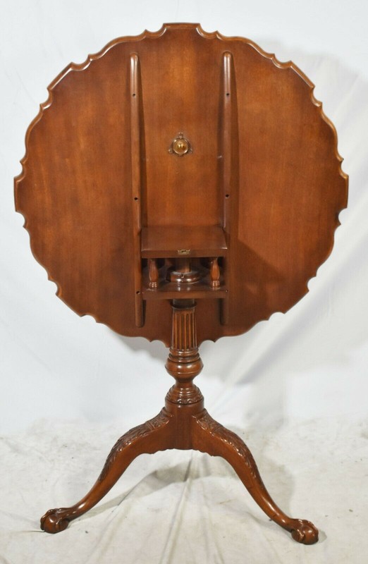 Baker Historic Charleston Carved Chippendale Mahogany Pie Crust Tilt Top Table gallery