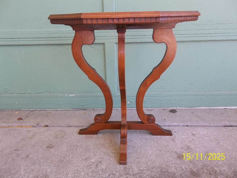 Beautiful Vintage Antique Mahogany 3 Legged Demilune Console Table