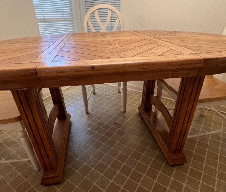 Drexel Heritage Dining Kitchen table & Chairs Adjustable Walnut Country French gallery