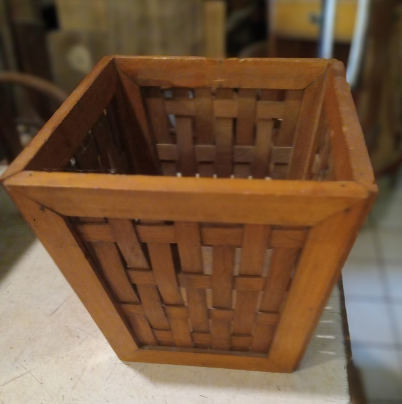 Pine Lattice Waste Basket