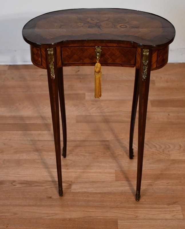 1900s Antique French Louis XV walnut & satinwood inlay side / end table FRANCE