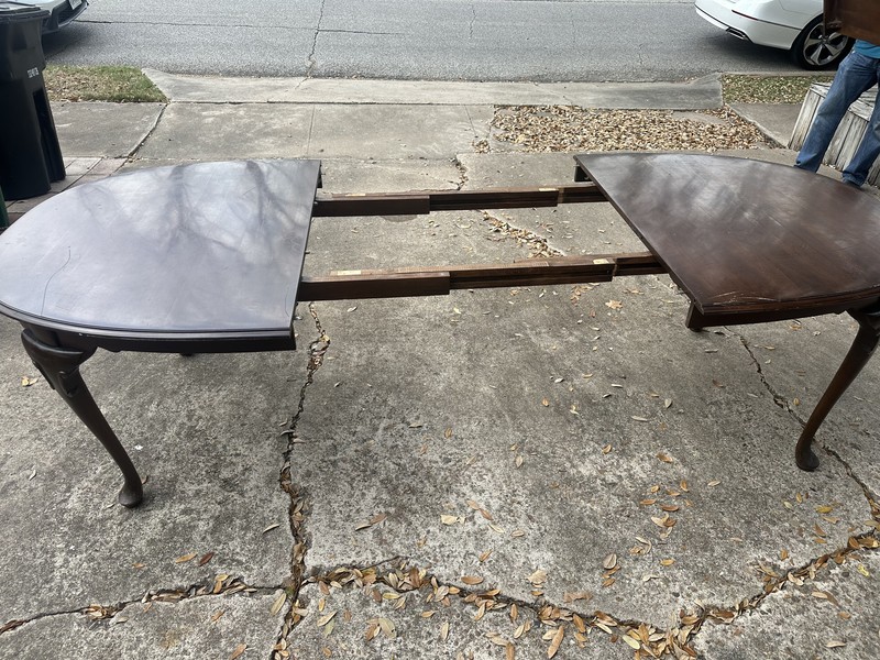 Ethan Allen Solid Cherry Queen Anne Dining Table – Georgian Court Collection gallery