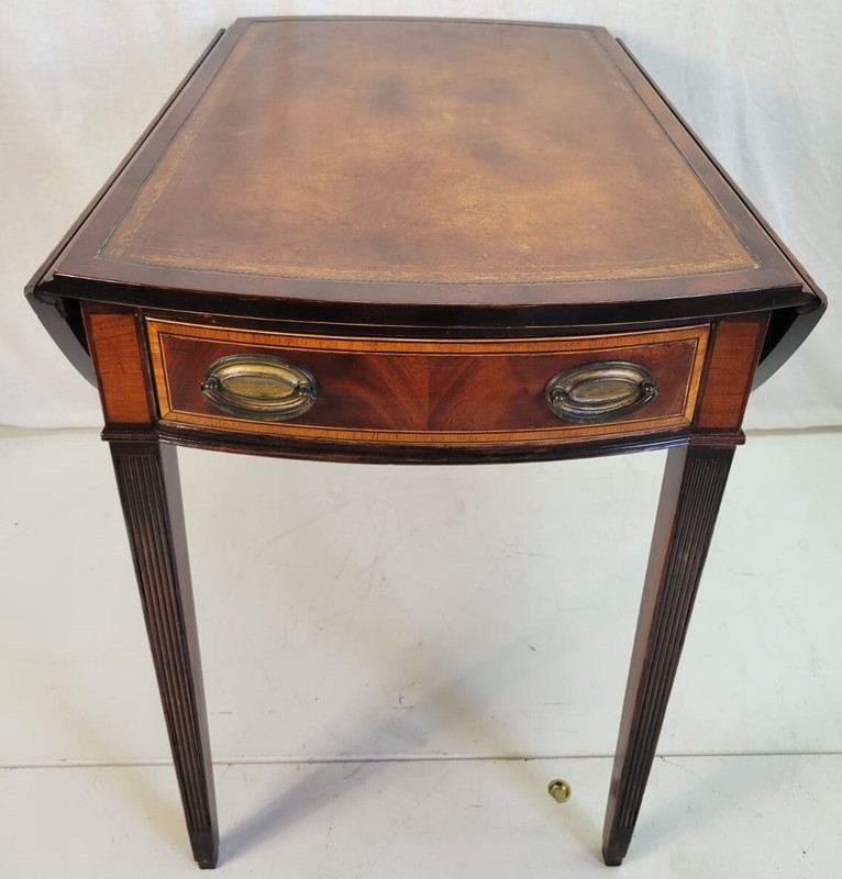 1920s Hepplewhite English Sofa Table, Drop Leaf, Reeded Banded Legs