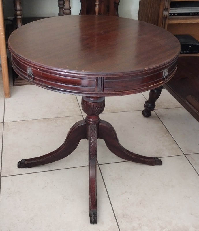 Gorgeous Antique occasional Table Mohagany With Curved Legs And Lion Head Knobs