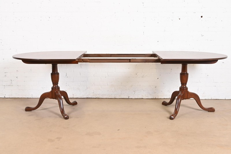 Kittinger Georgian Solid Mahogany Double Pedestal Dining Table, Newly Refinished gallery