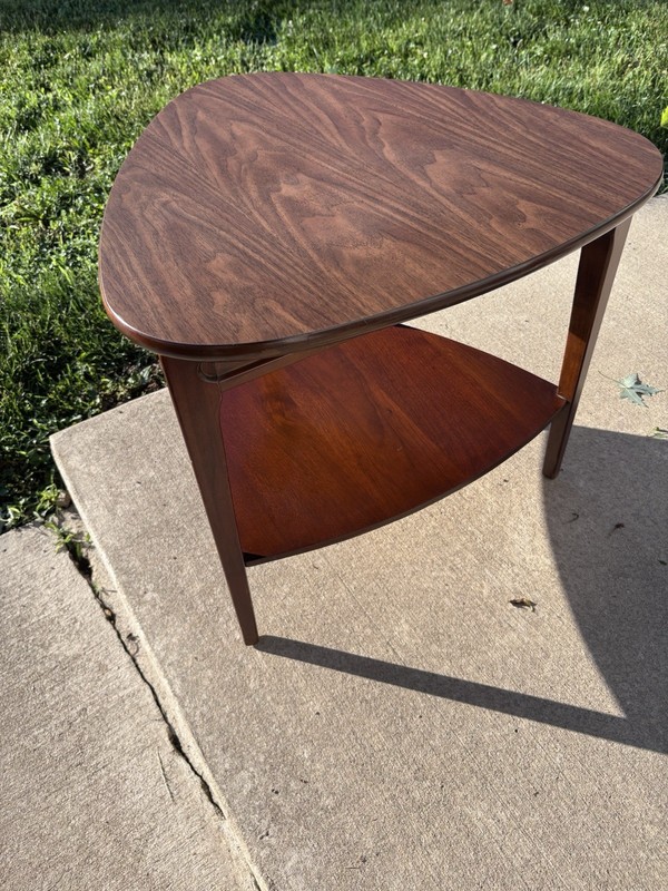 MCM MERSMAN 31-5 GUITAR PIC END SIDE TABLE