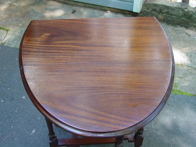 Small Size English Mahogany Drop Leaf Gateleg Table W/Turn Post Legs 0 S&H gallery