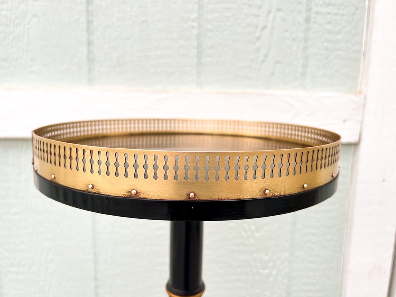 Kittinger Regency Style Mahogany Stand w/ Brass Gallery Black & Gold Accents gallery
