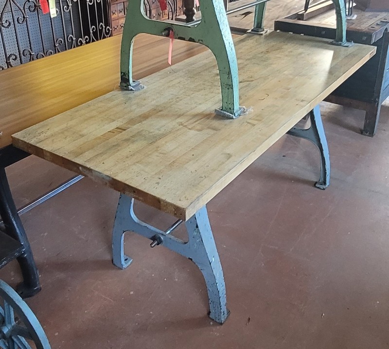 Custom Butcher Block Table Top w/ Industrial Cast Iron Legs 72″ x 30″ GS00837