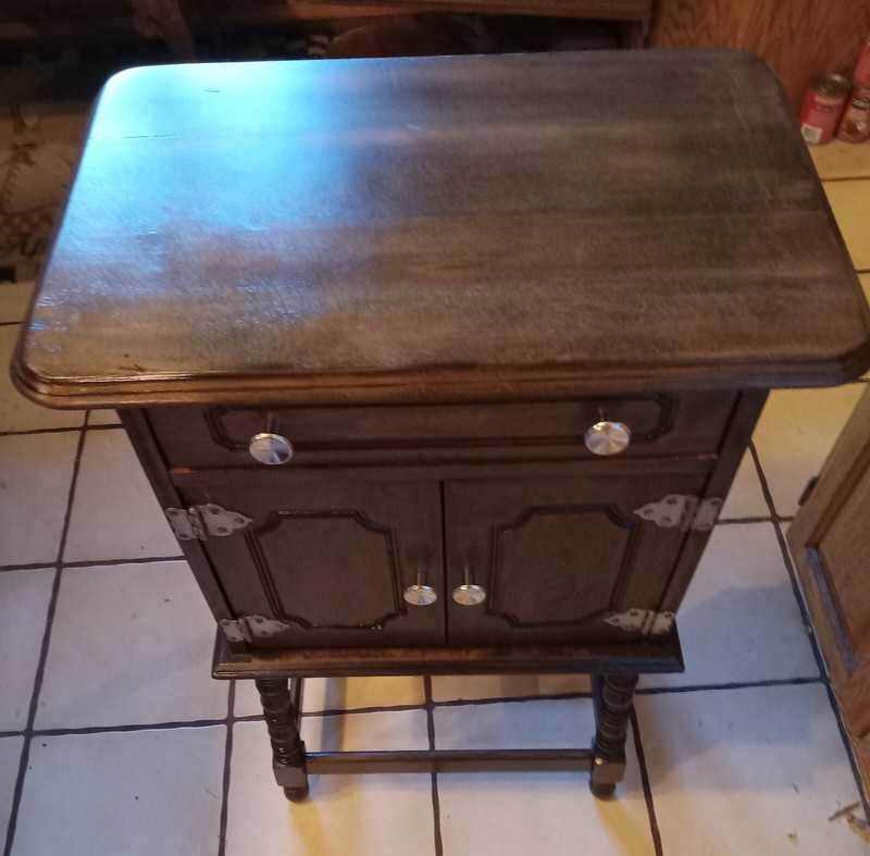 Mahogany Mid Century Smoke Stand / Humidor (SS21)