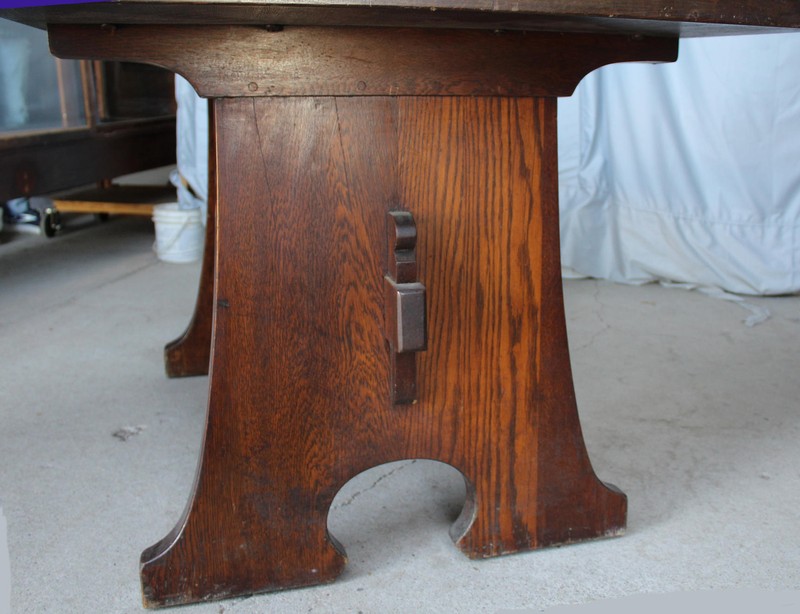 Antique Mission Oak Table – “Mouse hole” L and JG Stickley gallery