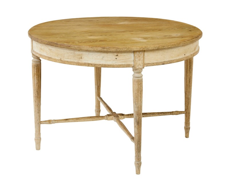 19TH CENTURY CIRCULAR SCANDINAVIAN PINE DINING TABLE