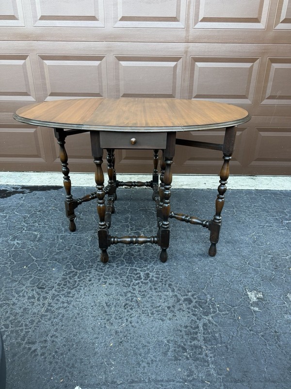 Antique Gate Leg Drop Leaf Oval Solid Wood Table
