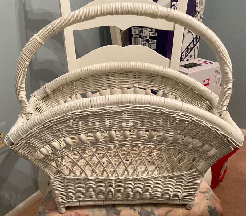 White Wicker Living Room Table Set & Mirror gallery