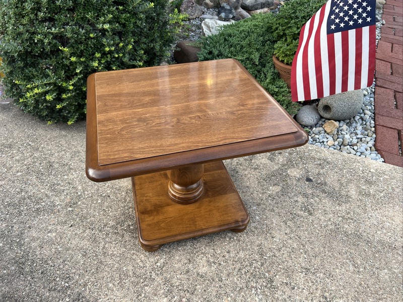Nutmeg Ethan Allen Square Heirloom Pedestal End Table Wood Side B Bun 20×16.5”