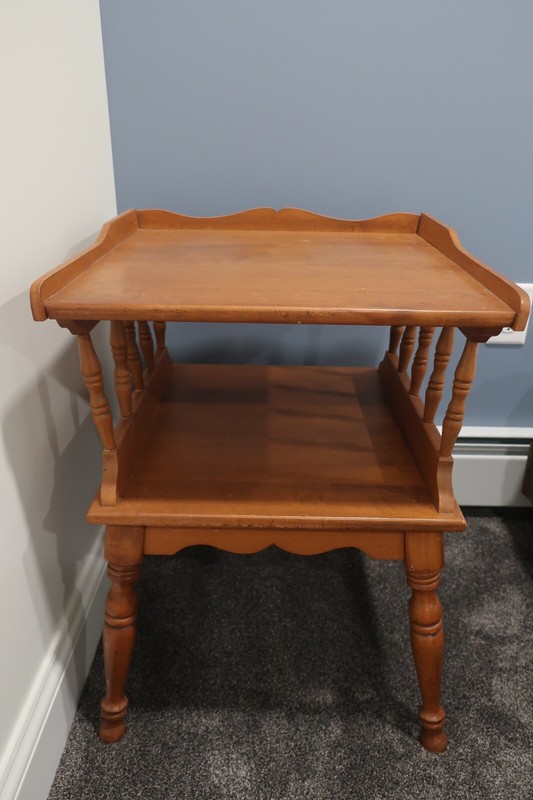 Small Vintage Wooden End Table (19 x 19 x 24H)