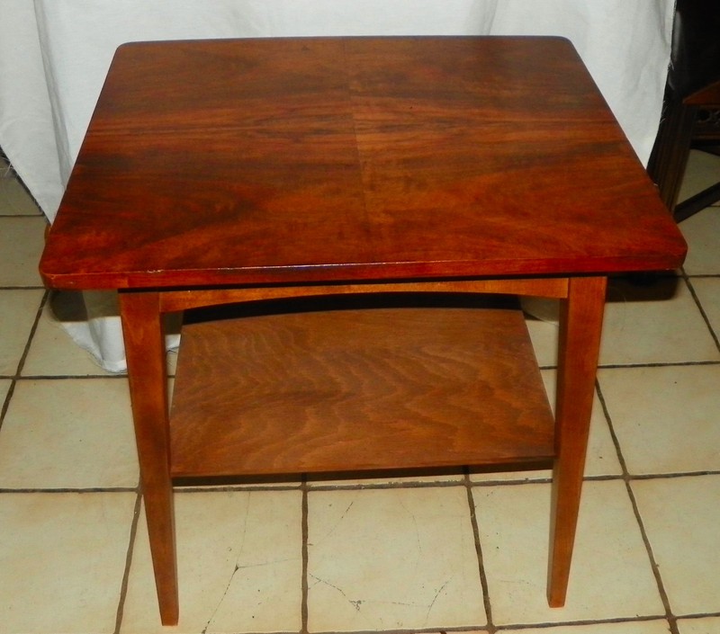 Walnut & Birch Lamp Table (T228)