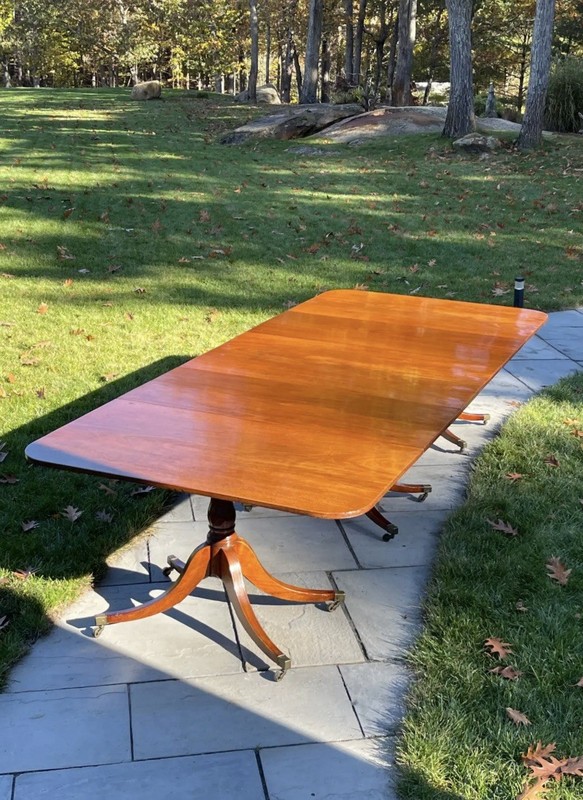 🌟 Early 19th Century George III Triple Pedestal Mahogany Dining Table gallery