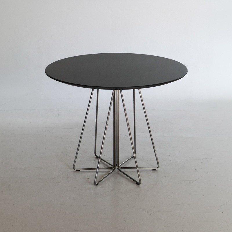 1994 Knoll Paper Clip Table by Massimo and Lella Vignelli