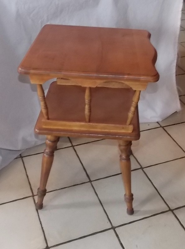 Solid Maple 2 Tier End Table / Side Table (ET344) gallery