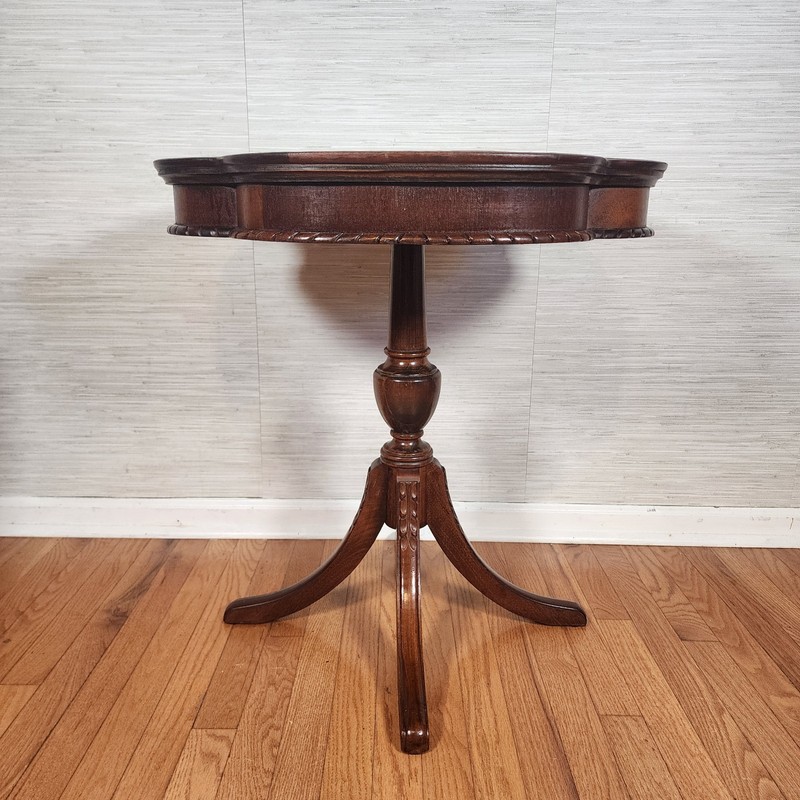 Pedestal Pie Crust Table gallery