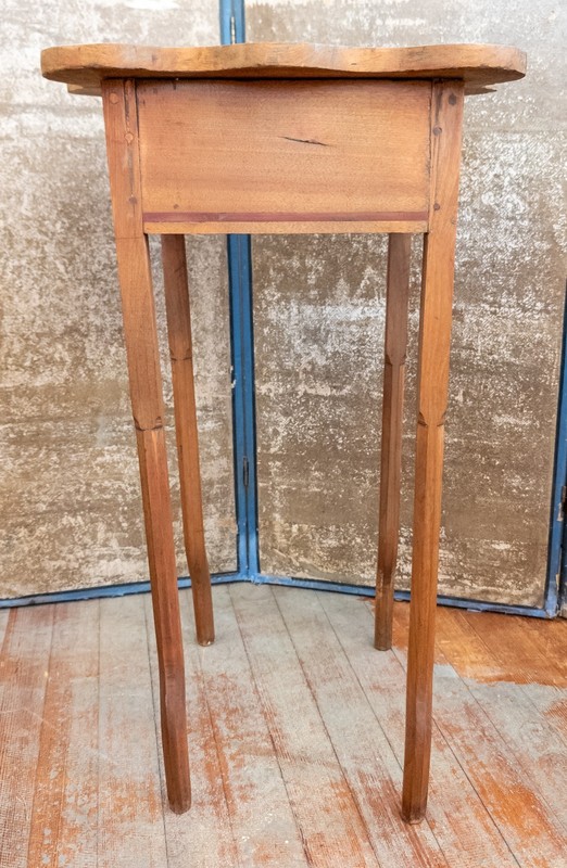Antique American Shaker Style Side Table Work Stand Unusual Cabriole Legs gallery