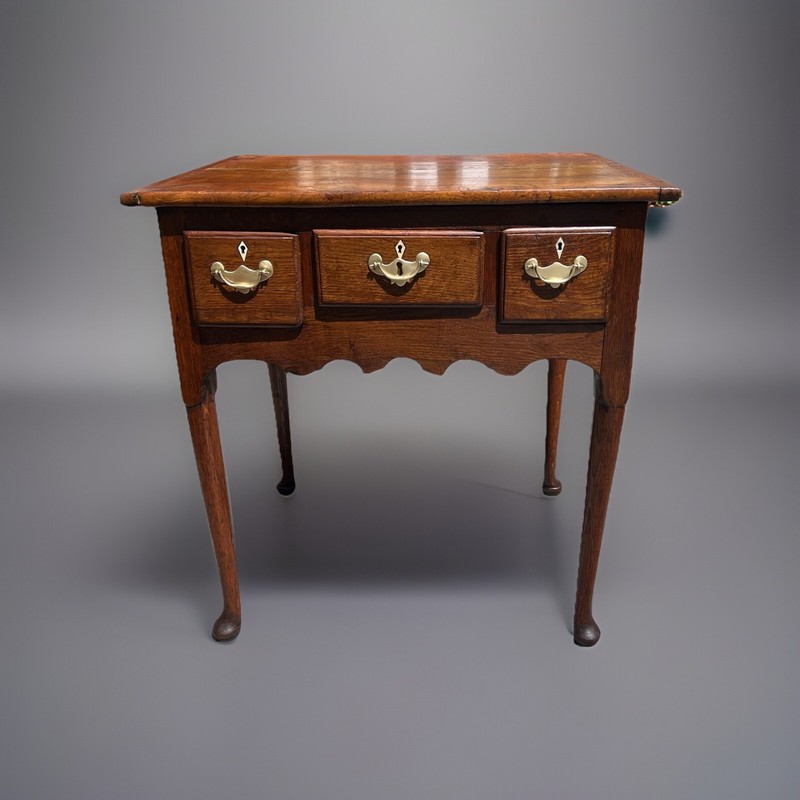 Rare American Pennsylvania Queen Anne Straight Leg Lowboy w/ Hex, C1740