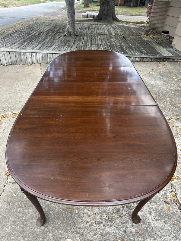 Ethan Allen Solid Cherry Queen Anne Dining Table – Georgian Court Collection