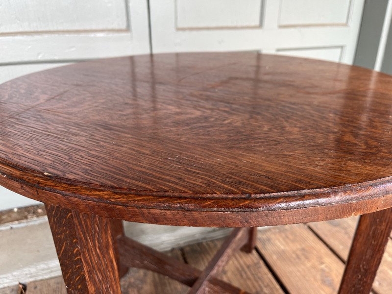 Arts & Crafts Period 28 1/2” Round Oak Through-Tenon Mission Style Lamp Table gallery