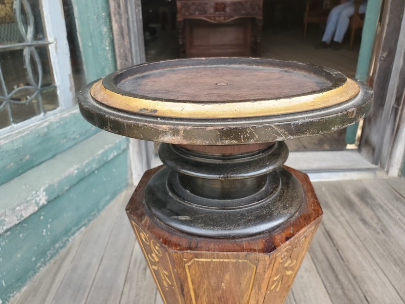 SMALL VICTORIAN RENAISSANCE REVIVAL PEDESTAL gallery