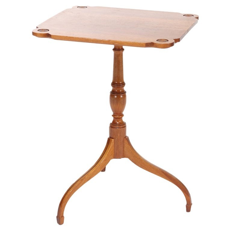 Antique Federal Style Mahogany Tilt Top Table With Spider Legs c1920