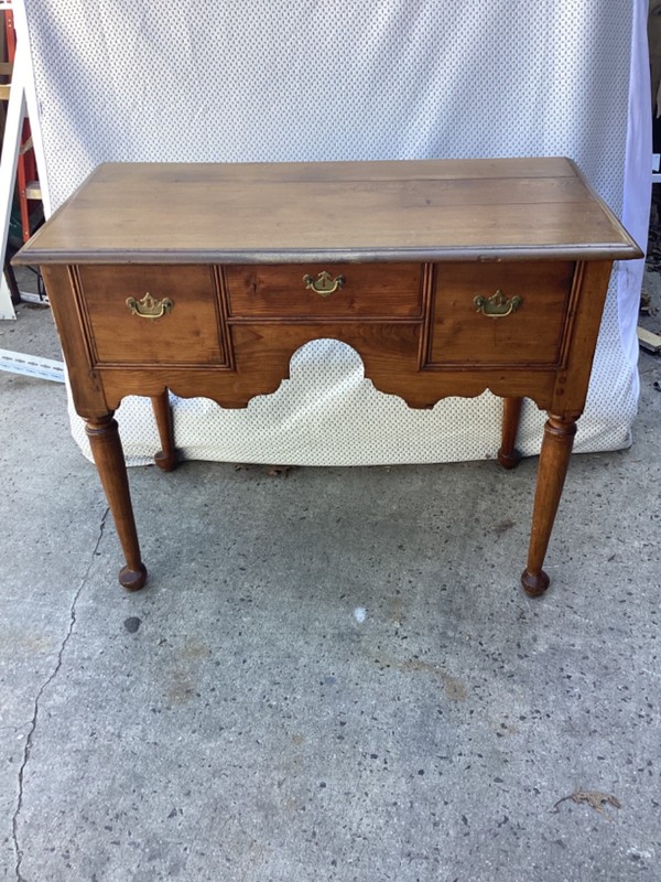 Antique English Georgian Style Oak Lowboy Side Accent End Table 31”Hx40”Lx 21”D